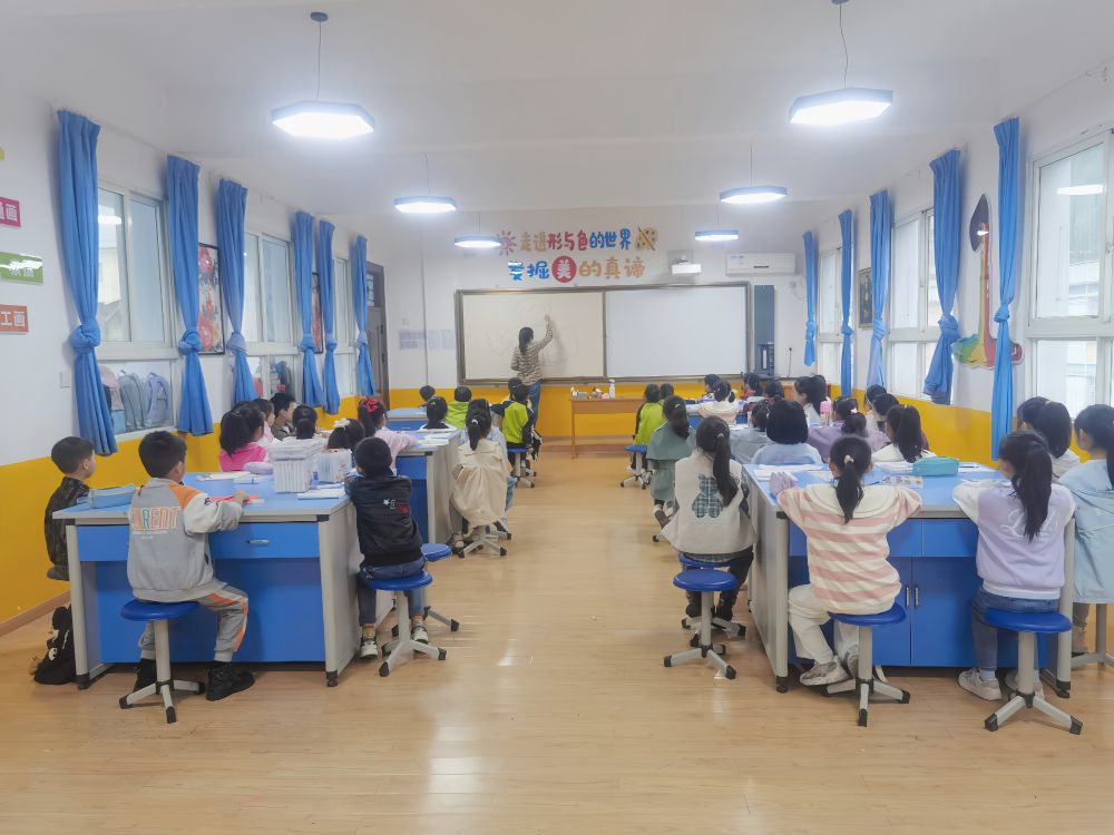美術(shù)與手工社團2.jpg
