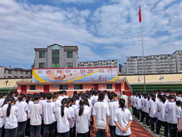 學(xué)校保衛(wèi)處負(fù)責(zé)人總結(jié)演練.jpg